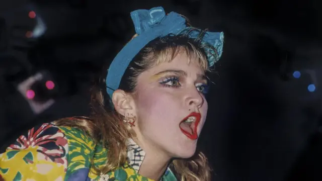 S.E.X. - müzik ve şarkı sözleri: Madonna | Spotify S.E.X. - müzik ve şarkı sözleri: Madonna | Spotify
