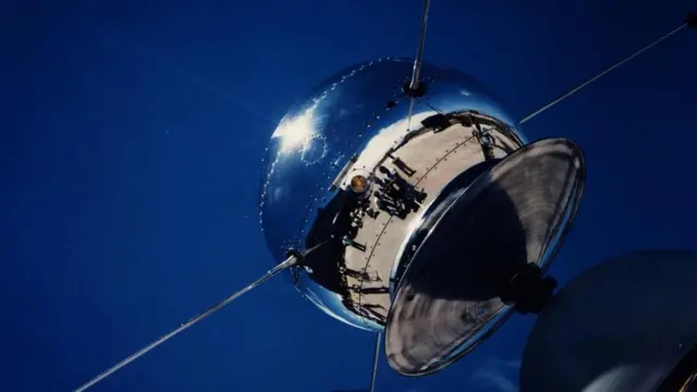 القمر الصناعي "فانغارد"