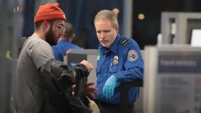 "الحيل النفسية" في تصميم المطارات لجذب الركاب