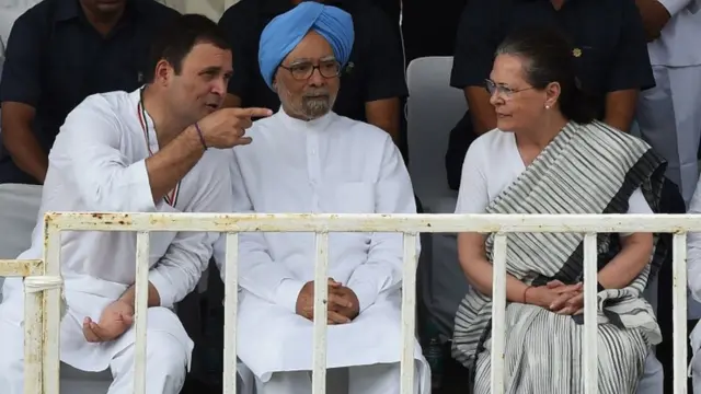 राहुल गांधी, सोनिया, मनमोहन सिंह