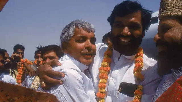 लालू यादव के साथ रामविलास पासवान