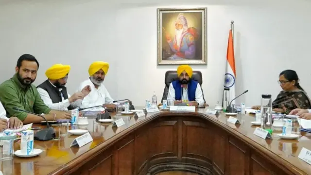 ਨਵੀਂ ਆਬਕਾਰੀ ਨੀਤੀ ਤਹਿਤ ਪੰਜਾਬ ਸਰਕਾਰ ਵੱਲੋਂ ਤਕਰੀਬਨ 9650 ਕਰੋੜ ਰੁਪਏ ਇਕੱਠੇ ਕਰਨ ਦਾ ਟੀਚਾ ਮਿਥਿਆ ਗਿਆ ਹੈ