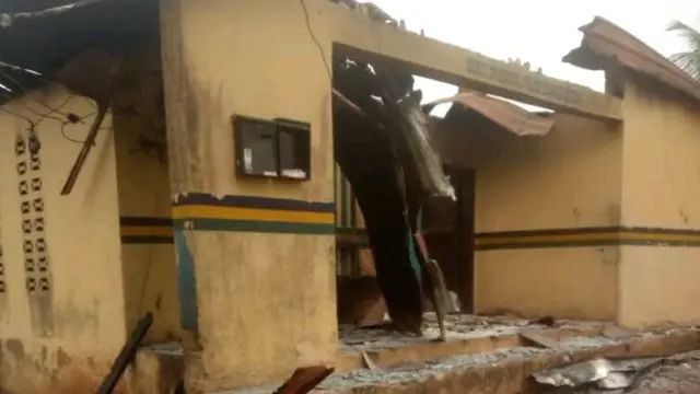 Ụlọọrụ ndị uweojii na Bende a gbara ọkụ