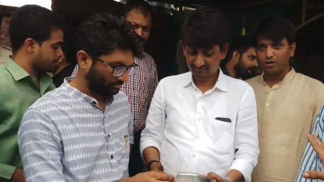 જિગ્નેશ મેવાણી અને અલ્પેશ ઠાકોરની તસવીર