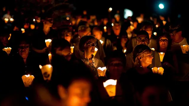 Marcha en 2013 para recordar el asesinato de seis sacerdotes jesuitas y dos empleados domésticas en 1989.