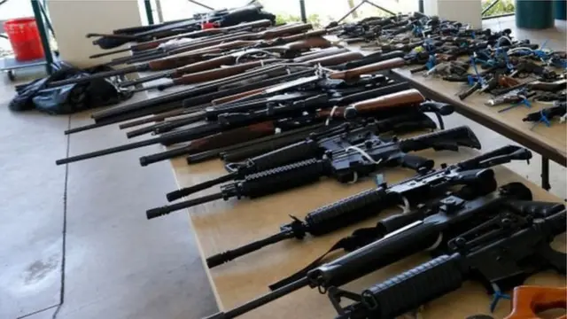 Makaman na daban dai an same su a hannun tsohon gwamnan jihar Ogun, Ibikunle Amosun