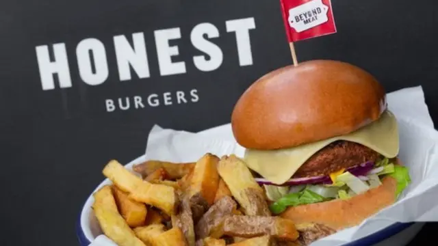 یکی از شعبه‌های آنست برگر در لندن از محصولات فراتر از گوشت استفاده می‌کند