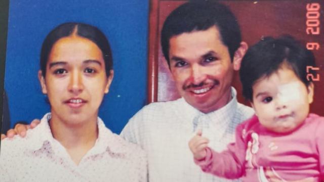 Os paisflamengo e talleres palpiteRute, Sheila e Paulo, com a filha no colo