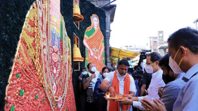उद्धव ठाकरे, तुळजापूर मंदिर