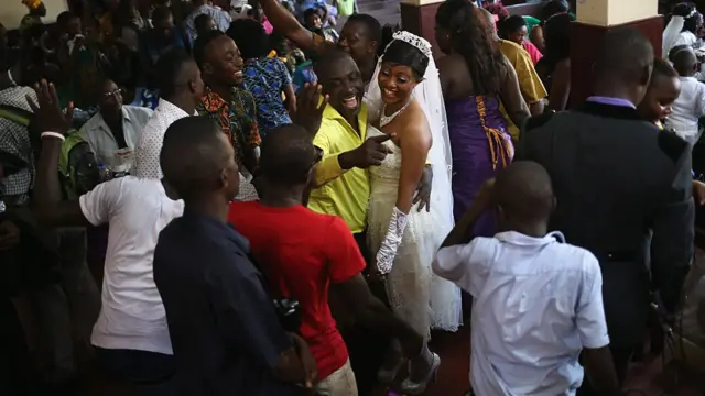 Pipo wey dey jolli for wedding.