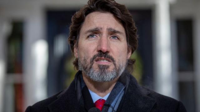 O primeiro-ministro canadense, Justin Trudeau, fala durante um boletim sobre a pandemia em Ottawa