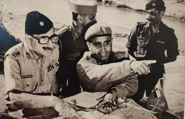 سیم مانیکشا