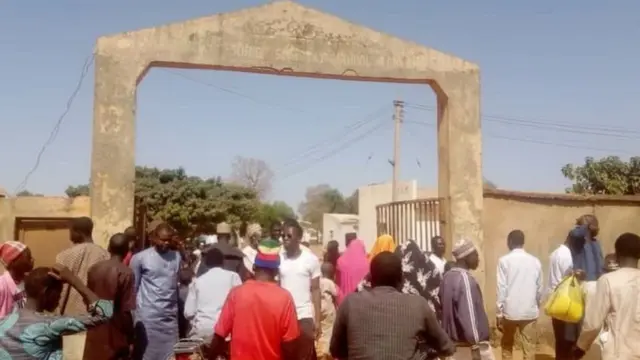 Har yanzu wasu iyaye na jiran labari game da 'ya'yansu bayan harin 'yan bindiga a GSSS Ƙanƙara