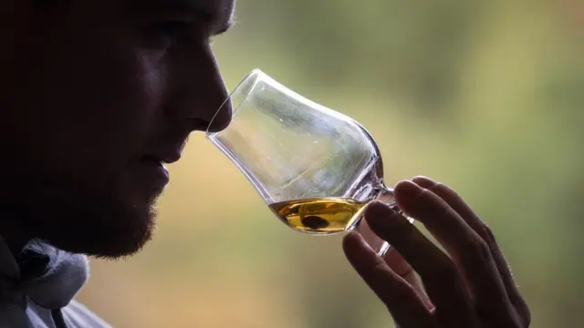 Представители отрасли ждут падения спроса на дорогой импортный алкоголь