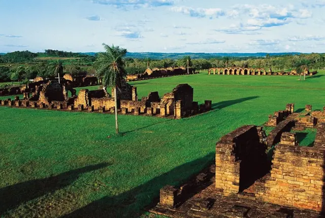 Ruínascasas de apostas comLa Santísima Trinidadcasas de apostas comParaná, antiga redução jesuíta (Lista do Patrimônio Mundial da Unesco, 1993)