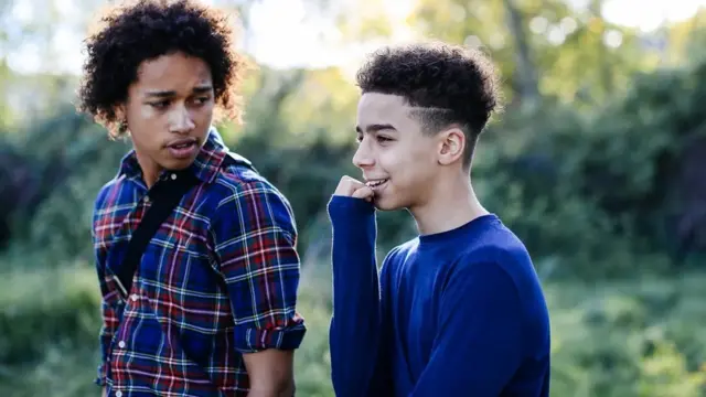 빈정거림은 10대들이 상호작용을 할 때, 뉘앙스가 더해진 언어 표현을 가능하게 해준다