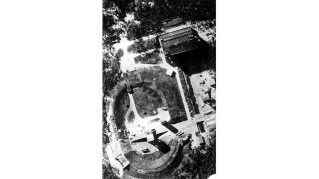 На фото, сделанном с воздуха британскими Королевскими ВВС, - полигон Пенемюнде