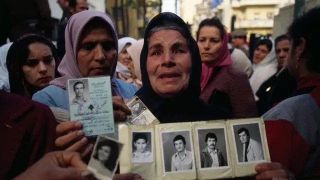 تظاهرة لأمهات المفقودين خلال الحرب الأهلية في بيروت عام 1984