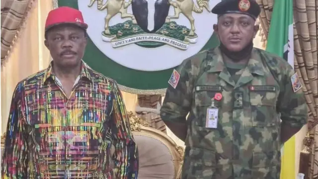 Anambra state govnor Willie Obiano meeting with Navy commander for di state