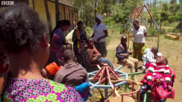 కెన్యా వికలాంగ చిన్నారులు