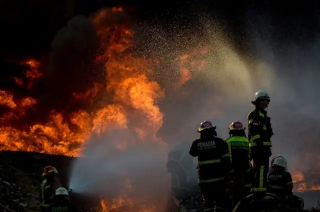 Kebakaran pipa pertamina