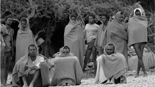 ইথিওপিয়া-ইরিত্রিয়া যুদ্ধের সময় একটি শিবিরে ইথিওপিয়ান বন্দীরা