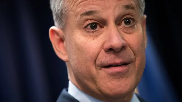 El fiscal general de Nueva York Eric Schneiderman llamó a la universidad un "fraude de principio a fin".