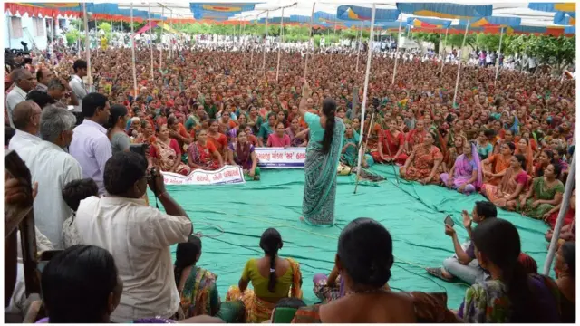 આંદોલનમાં મહિલાઓ