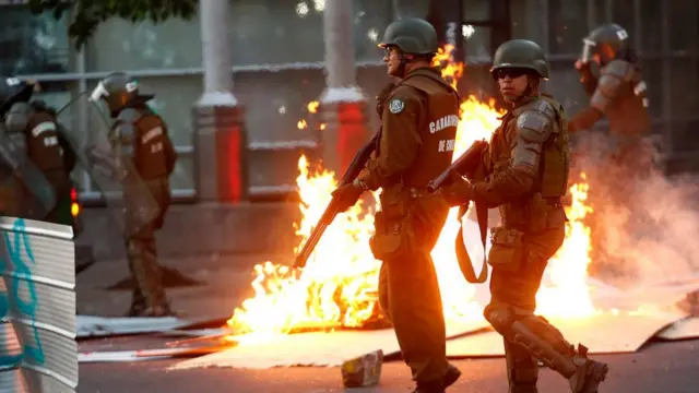 Policías en Santiago