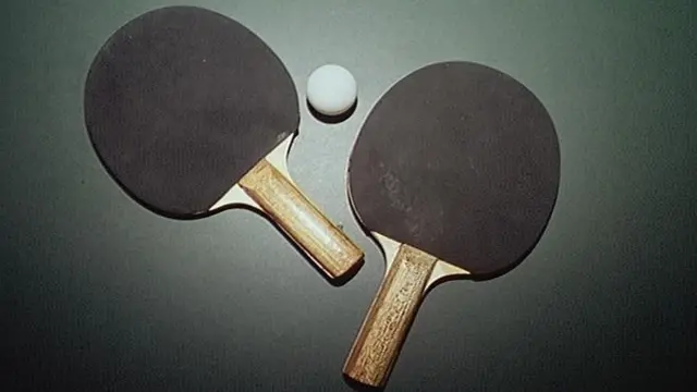 Ihe eji akú 'Table Tennis'