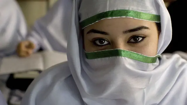 તાલિબાને અફઘાનિસ્તાનની સત્તામાં હાથમાં લીધા પછી કહ્યું હતું કે મહિલાઓને શરિયત કાયદા હેઠળ અધિકારો મળશે