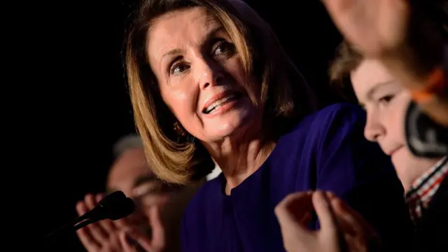 Lãnh tụ thiểu số Nancy Pelosi vui mừng sau khi nghe dự đoán Đảng Dân chủ sẽ thắng Hạ viện