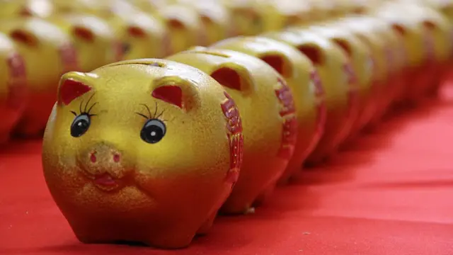 Alcancías con forma de cerdo.