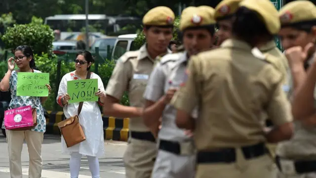 મહિલા અનામતની માગ