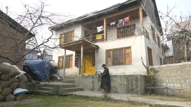 اطہر، کشمیر، مشتاق احمد وانی