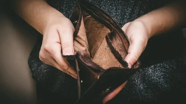 حافظة نقود قديمة