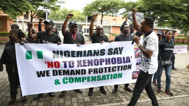 Abanye Nigeria mu myiyerekano yo kwiyamiriza guhohoterwa muri Afrika y'epfo
