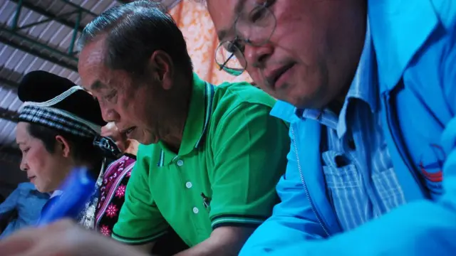 ผู้อาวุโสของตระกูลแซ่ ของชาวเผ่าม้งที่มาร่วมประชุมเมื่อปลายเดือน ต.ค.ที่ผ่านมา