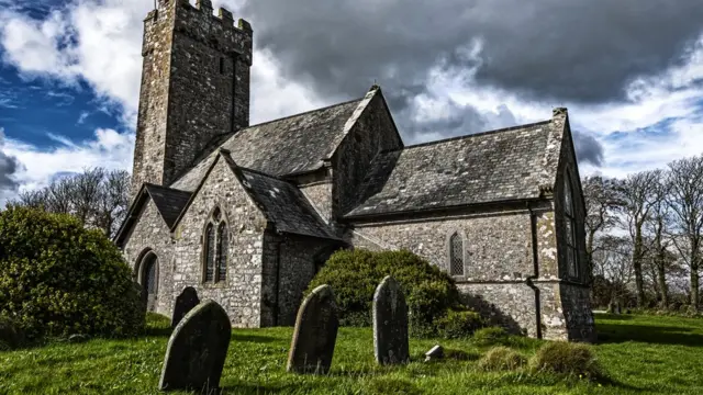 Кладбище при церкви