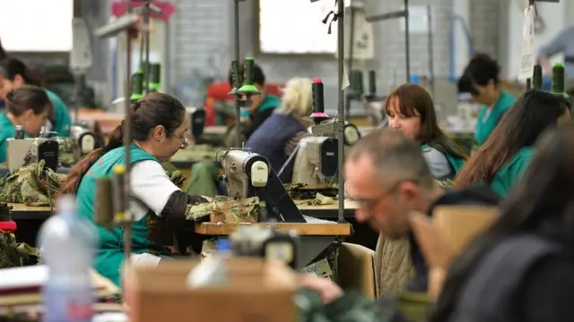 žene u fabrici tekstila