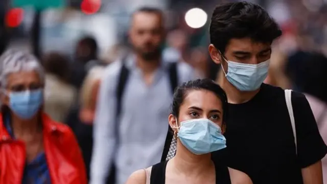 غرامة تصل إلى 10 آلاف استرليني لمن يرفض العزل الذاتي في إنجلترا