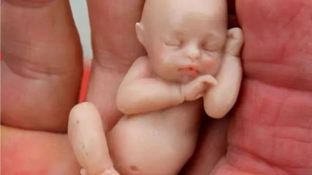 பொம்மை குழந்தை