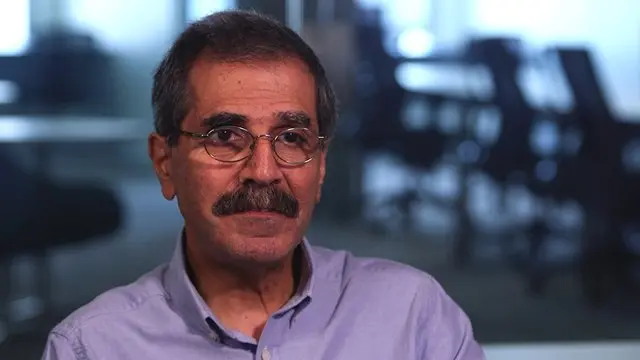 حسین سامعی می‌گوید که نزدیک کردن نوشتار به گفتار موجب سردرگمی در یافتن معانی لغات هنگام خواندن می‌شود