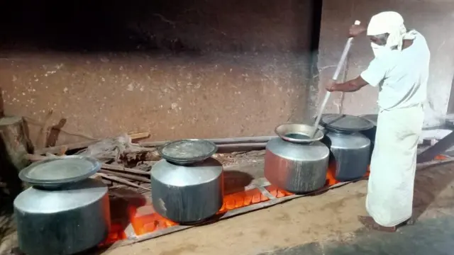 வடலூரின் அணையா அடுப்பு