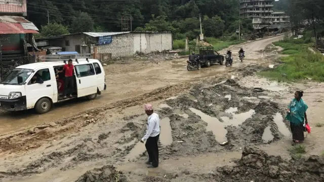 साँखु-चाबहिल खण्डमा पर्ने मुलपानीको सडक