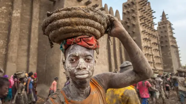 المسجد الكبير في جنيه في مالي