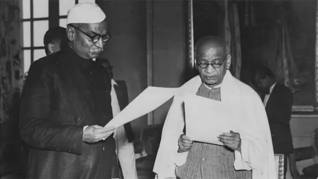 शपथ लेते पटेल