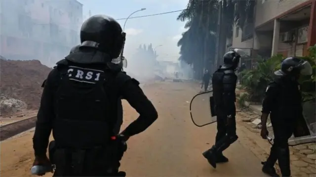 Jami'an tsaro a titunan Abidjan sun fito domin tarwatsa masu bore