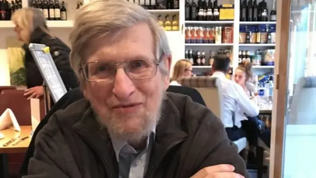 مایکل انگلیش ده سال تحت درمان بود و هیچ کدام از روش‌ها بر او جواب نداد