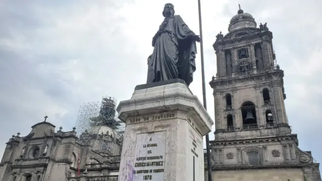 Monumento a Enrico Martínez